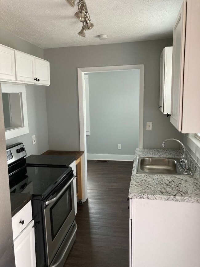Building Photo - Coming Soon!!!  Cute Duplex In East Nashville