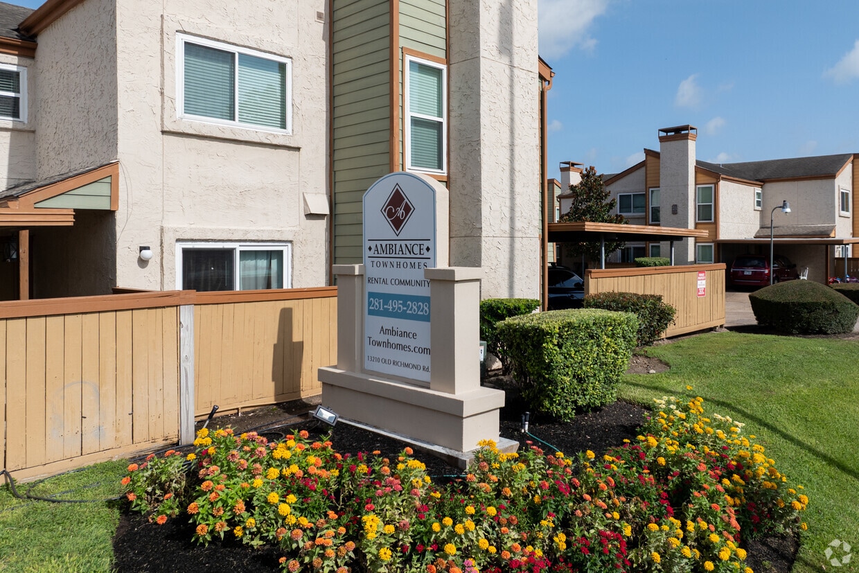Foto principal - Ambiance Townhomes