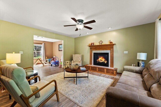 Foto del edificio - 3021 Blue Grouse St