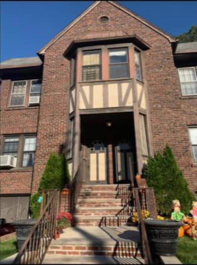 Primary Photo - 623 Metropolitan Ave