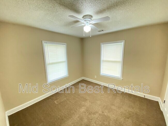Building Photo - 3218 Hardin