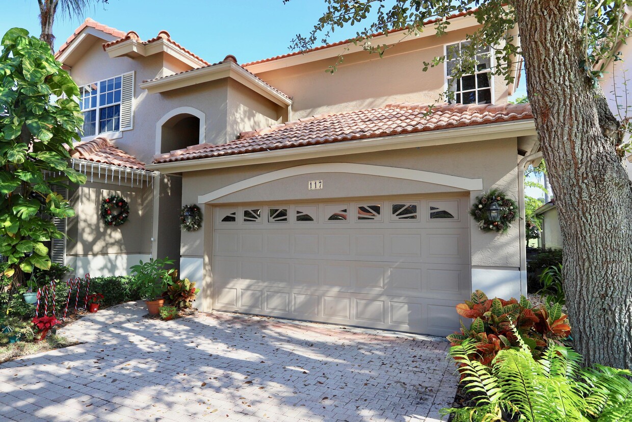 Foto principal - 117 Monterey Pointe Dr