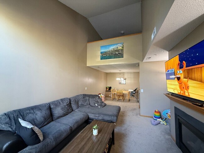 Foto del edificio - Beautiful 2 Bed, 2 Bath Townhome for Rent ...