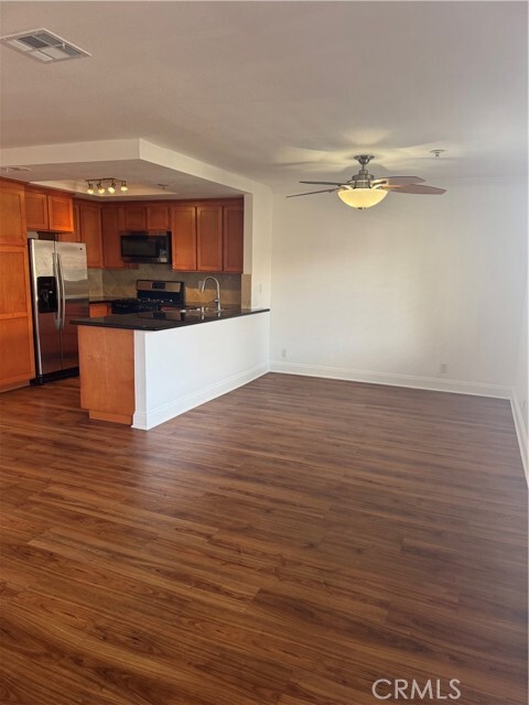 Foto del edificio - 301 W Mountain View Ave