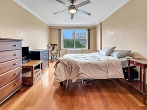 Building Photo - 555 Kappock St