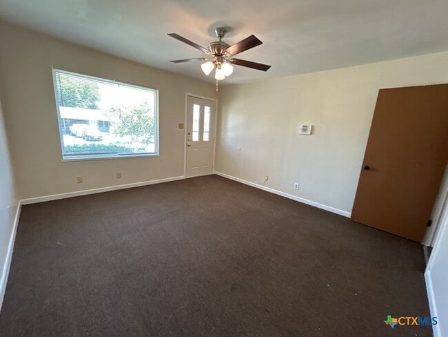 Building Photo - 310 Prather Dr
