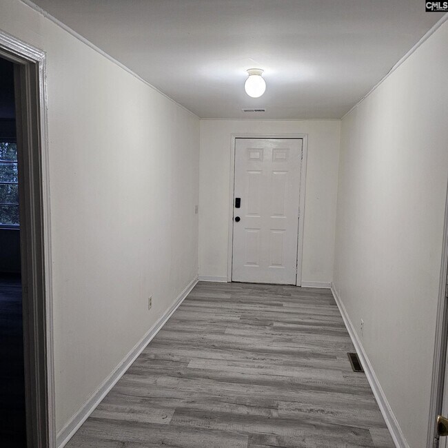 Building Photo - 210 Hanover Ave