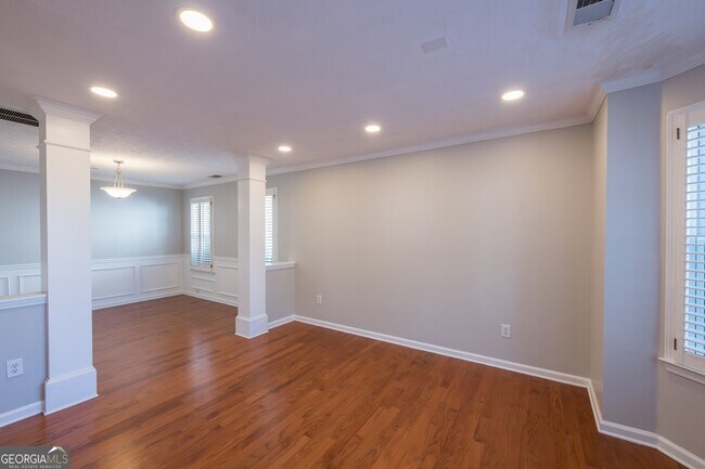 Building Photo - 3789 Seattle Pl NW