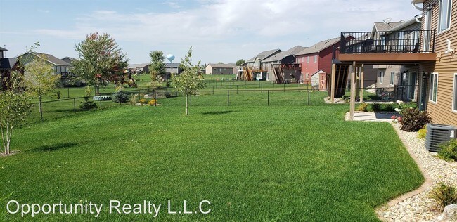 Building Photo - 4 br, 3 bath House - 427 15th Ave NE