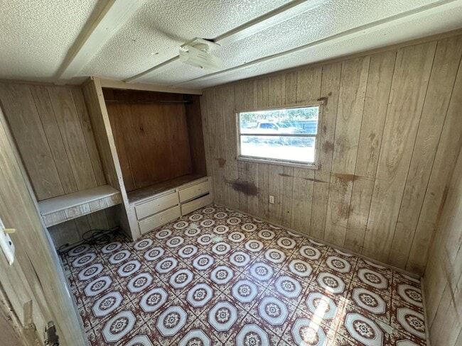 Building Photo - 3632 SW Military Dr