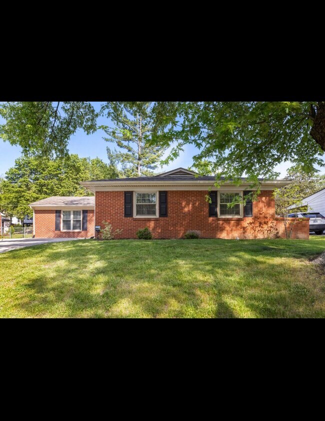 Foto del edificio - 3483 Greentree Rd