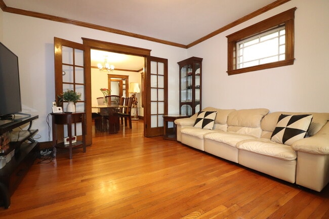 Building Photo - 209 Aspinwall Ave