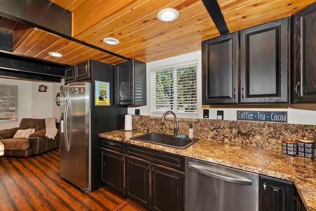 Foto del edificio - 1126 Sugarpine Rd
