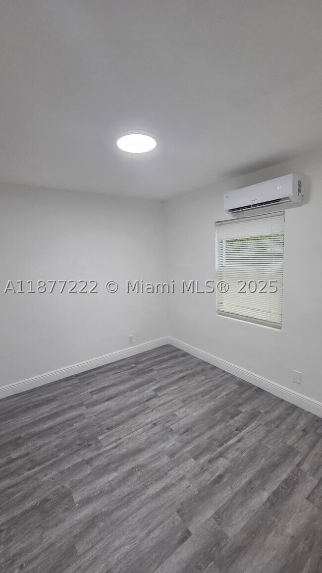 Foto del edificio - 855 NW 3rd St