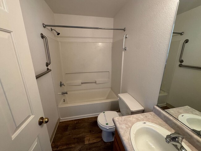 Building Photo - 5726 Dewberry Ct