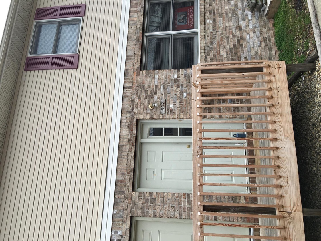 Primary Photo - 502 W Northlane Dr