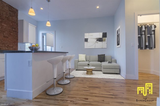 Foto del edificio - 2 br, 1 bath Apartment - 444 Ralph Ave