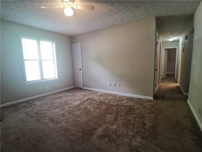 Building Photo - 738 Bellemeade Way SW