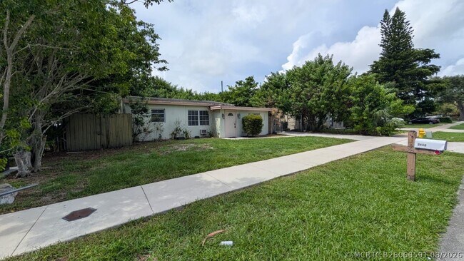 Building Photo - 1448 NE 27th Ct