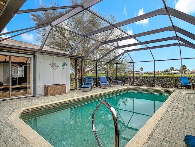 Building Photo - 290 Rotonda Cir