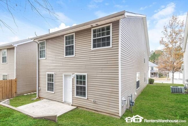 Building Photo - Two storey with 5 bedrooms and Guest bedro...