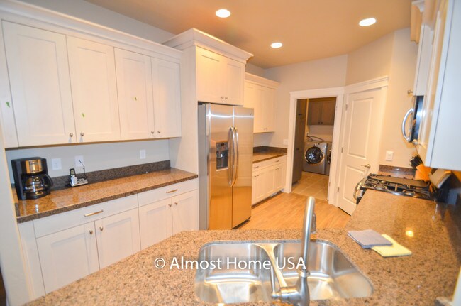 Foto del edificio - 3293 Bengal Blvd