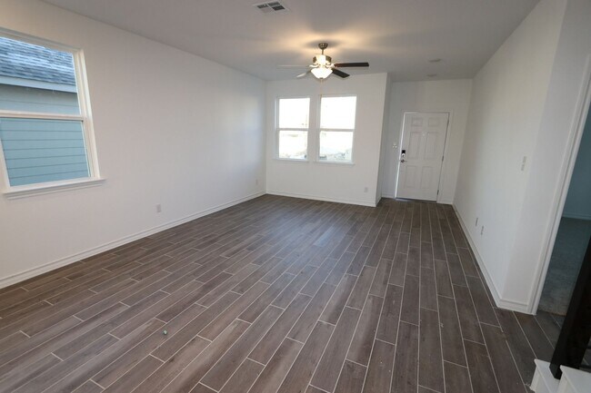 Foto del edificio - 112 Watkinville Rd