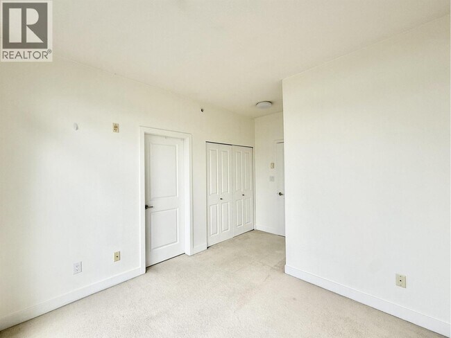 Photo du bâtiment - 5568 Kings Rd