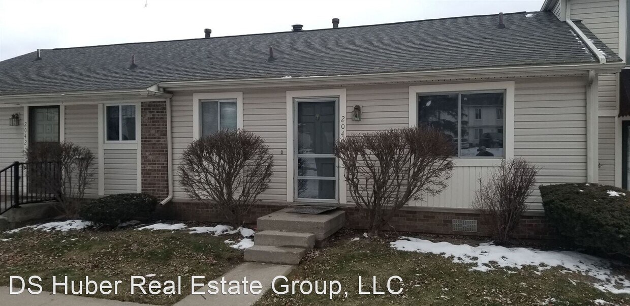 Primary Photo - 2 br, 1 bath House - 2040 Lac Du Mont Dr.