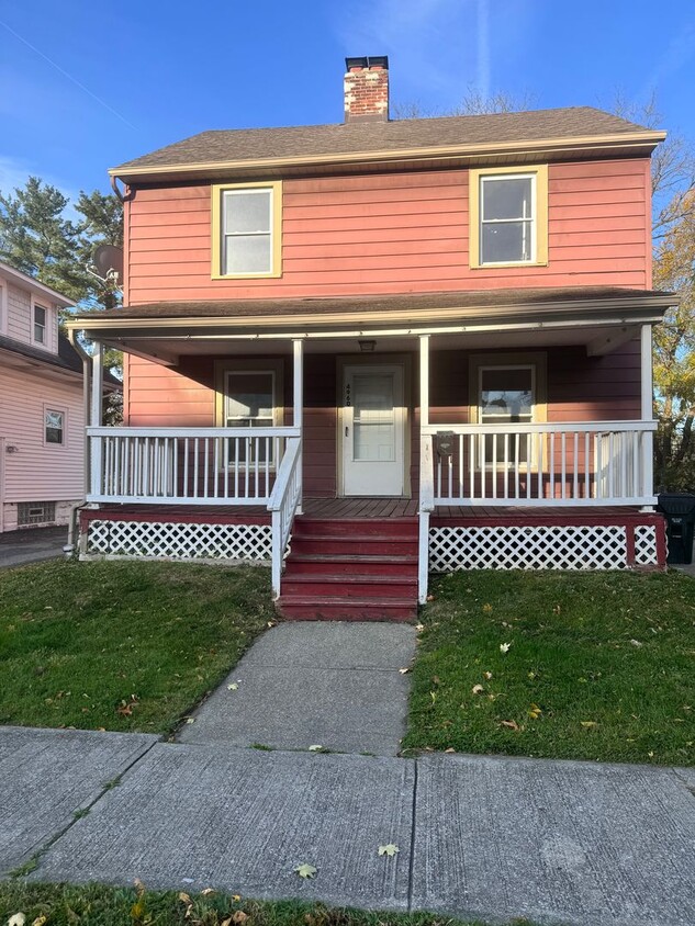 Foto principal - Section 8 Accepted, 3 Bedroom Single-Famil...