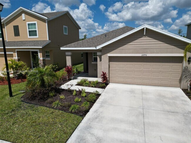 Building Photo - 10770 SW Vasari Way