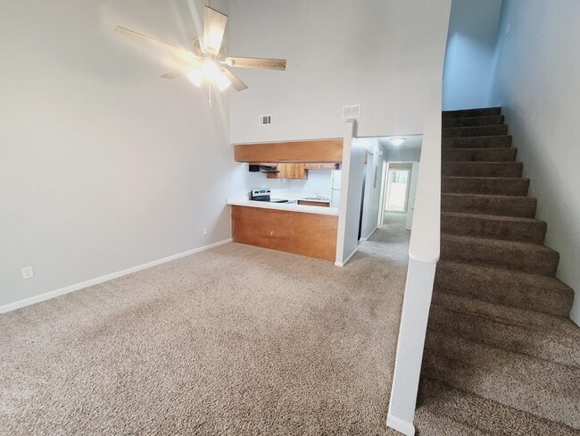 Building Photo - 1257 E Orange Ave