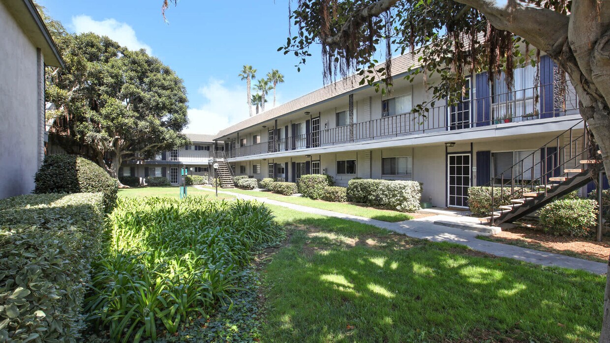 Regency Palms Apartments Huntington Beach, CA