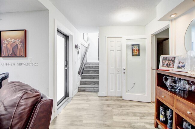 Foto del edificio - 6604 SW 113th Ave