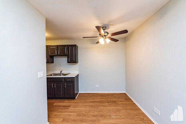 Foto del edificio - 4611 N Beacon St