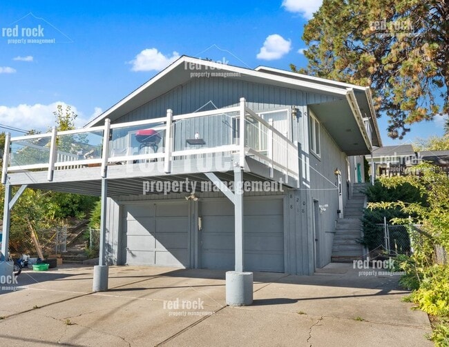 Building Photo - 820 S Liberty Dr