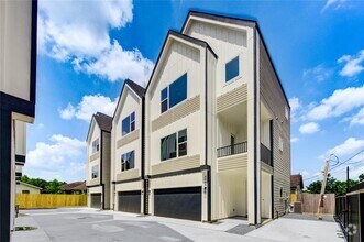 Building Photo - 4043 Buck St