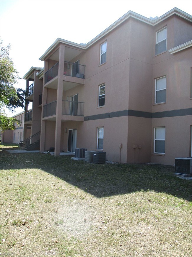 Foto del edificio - 10740 Clear Lake Loop