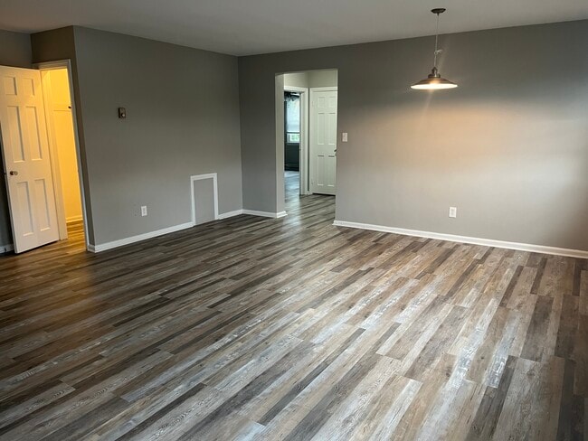 Foto del edificio - 13773 Cedar Rd