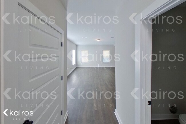 Foto del edificio - 8022 Shadesbrook Dr
