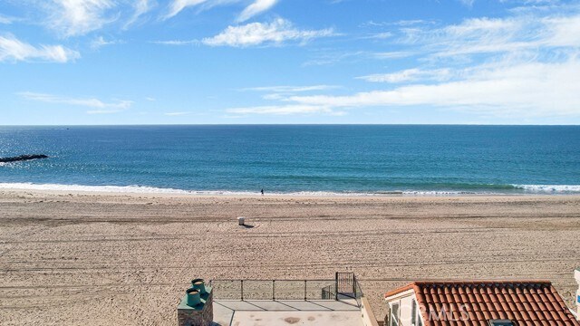 Building Photo - 5801 Seashore Dr