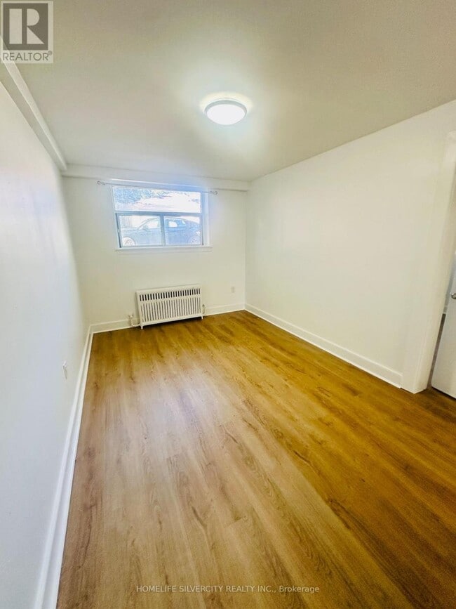 Building Photo - 430 Ridelle Ave