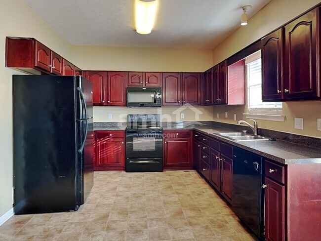 Foto del edificio - 661 Sugar Mill Dr