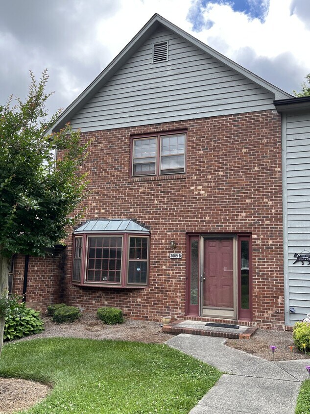 Primary Photo - Townhome in Greensboro