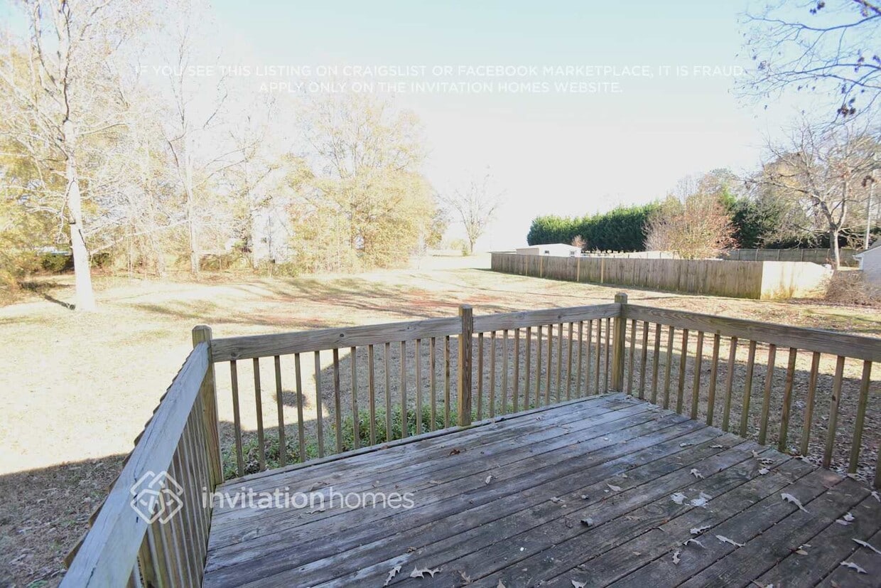 Foto del edificio - 543 Kristin Ln