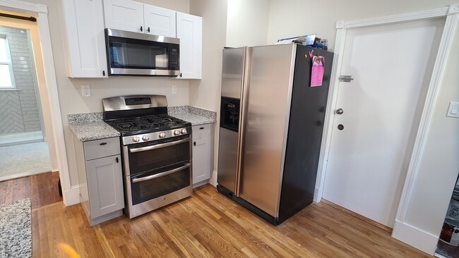 Building Photo - 41 Mendelssohn St