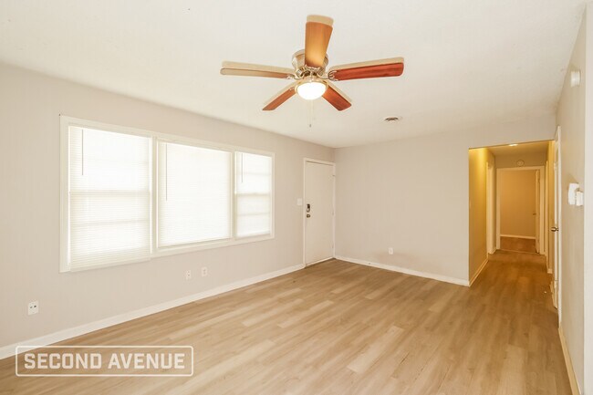 Foto del edificio - 11305 Marsh Ave