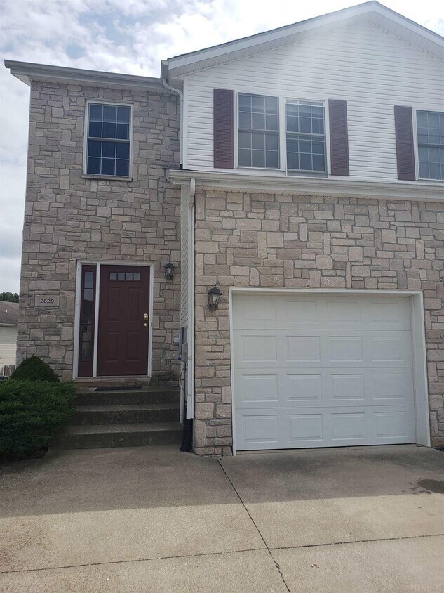 2629 E Oaklawn Ct, Bloomington, IN 47401 Condo for Rent in