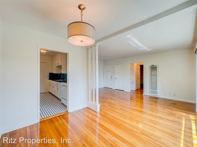 Foto del edificio - 1226 N Laurel Ave