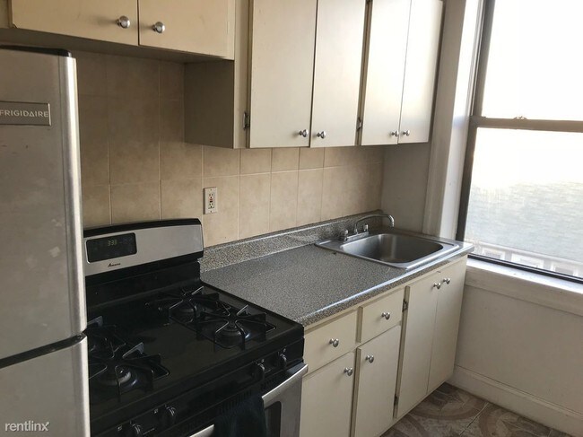 Foto del edificio - 221 Avenue F
